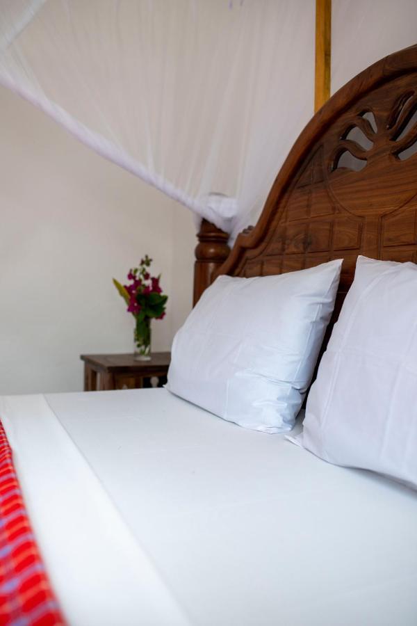 Uroa Beach Lodge מראה חיצוני תמונה