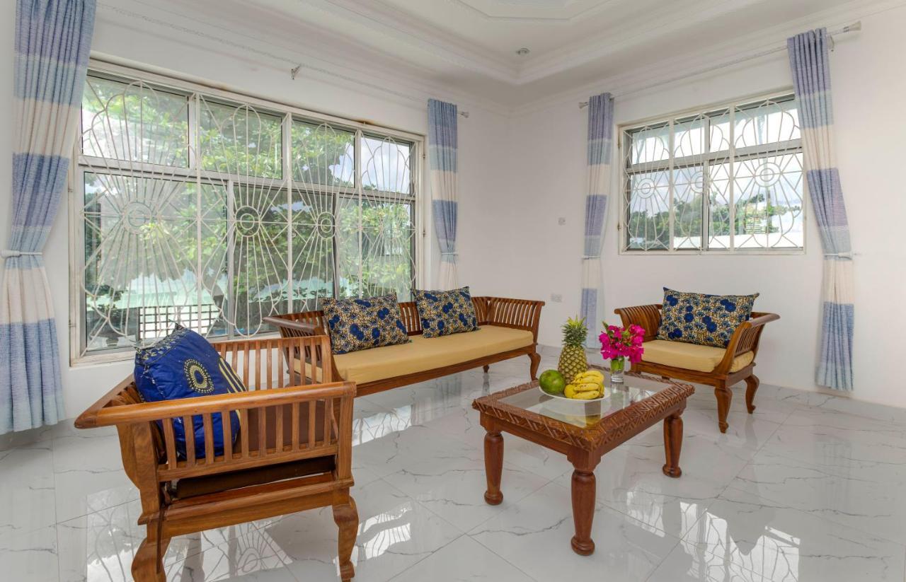 Uroa Beach Lodge מראה חיצוני תמונה